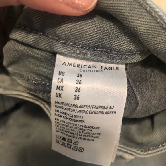 Good condtion American Eagle jean shorts - Picture 4 of 6